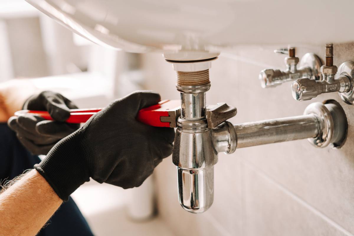 Fuite, évier, chauffe-eau : la plomberie sanitaire dans le Pays de Gex